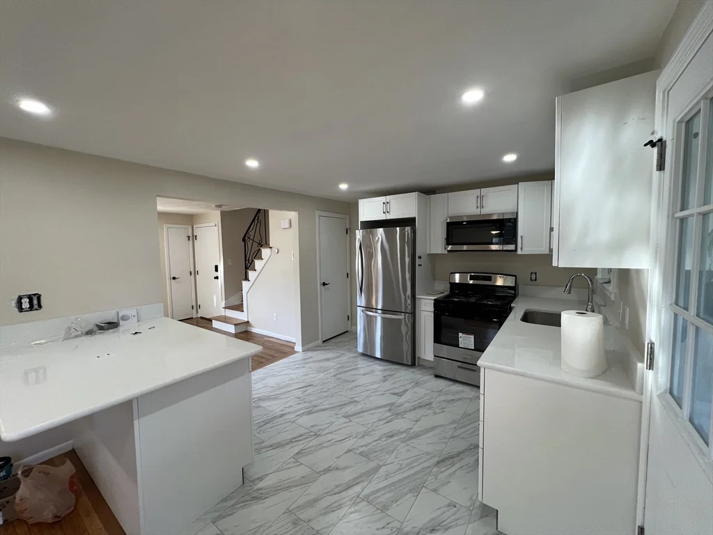 3 bed, 1 bath apartment for rent at 10 Regina Rd Unit B, Randolph — photo 11 of 25