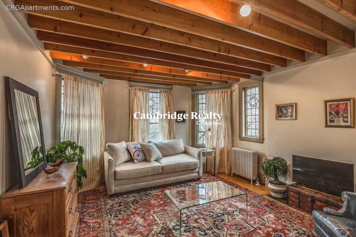 2.5 bed, 1 bath apartment for rent at 10 Remington St Unit 310, Mid-Cambridge — photo 1 of 17