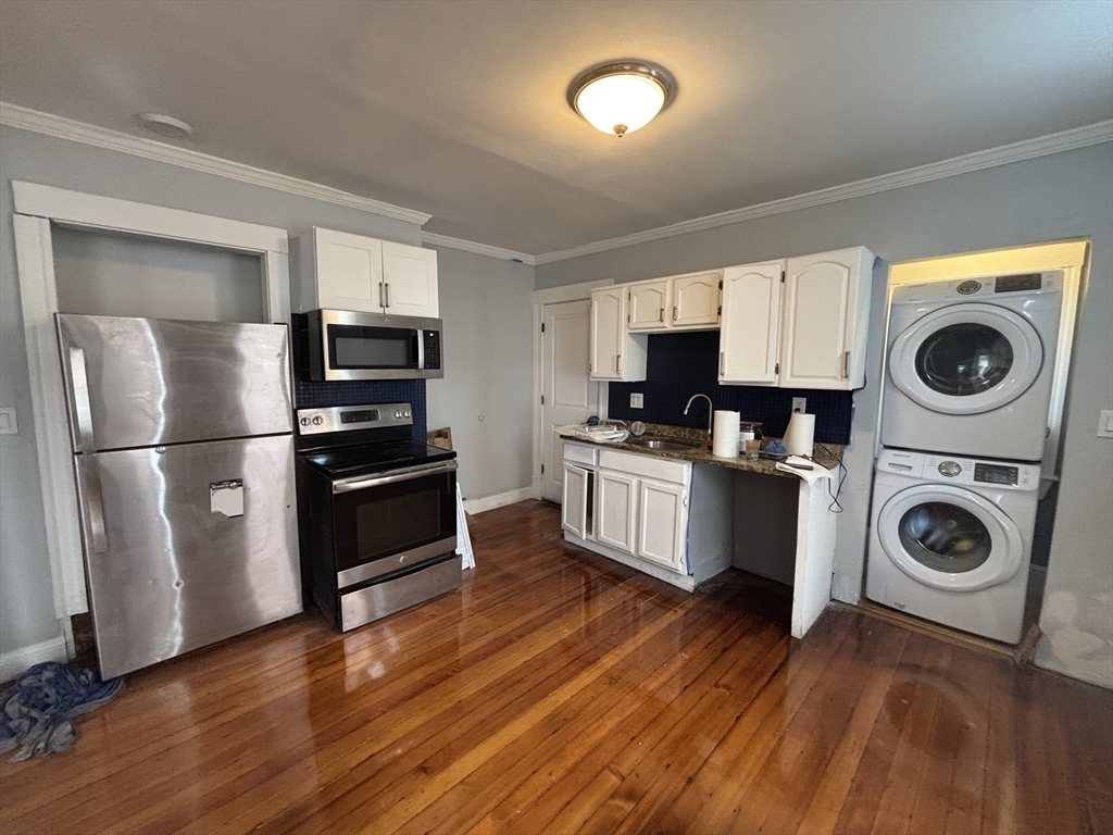 3 bed, 1 bath apartment for rent at 10 Ripley Unit 1, Dorchester — photo 1 of 16