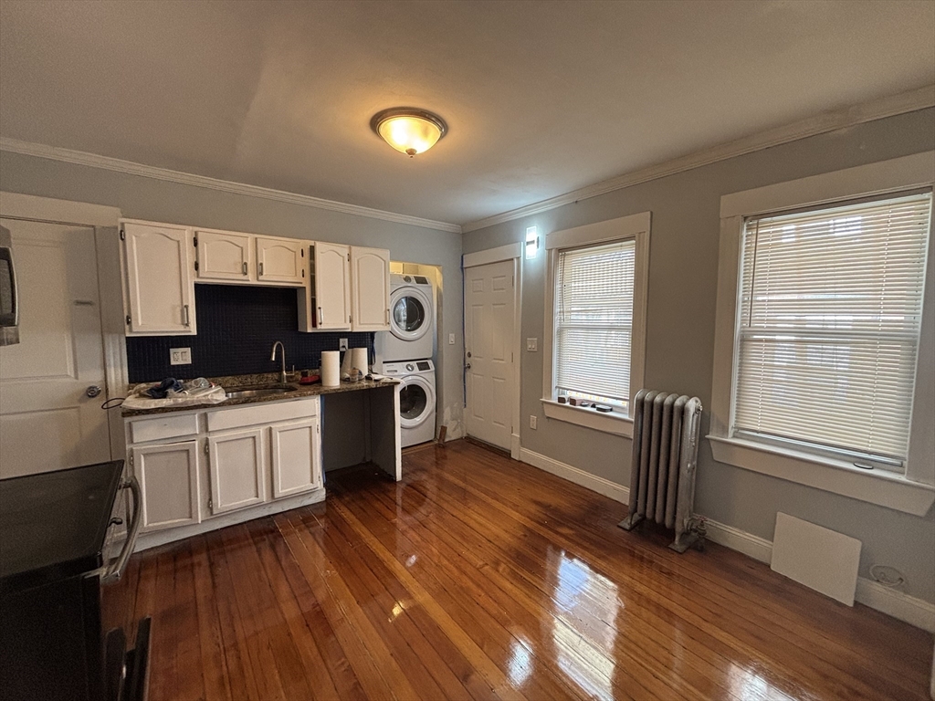 3 bed, 1 bath apartment for rent at 10 Ripley Unit 1, Dorchester — photo 2 of 16