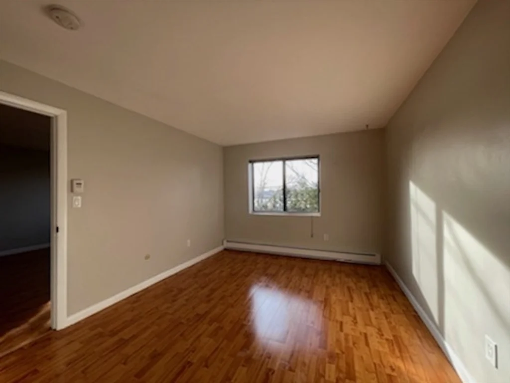 1 bed, 1 bath apartment for rent at 10 Roberts St Unit 21, Magoun Square — photo 4 of 15