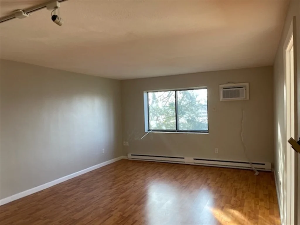 1 bed, 1 bath apartment for rent at 10 Roberts St Unit 21, Magoun Square — photo 8 of 15