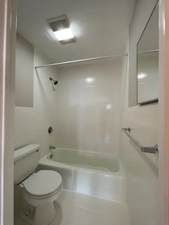 1 bed, 1 bath apartment for rent at 10 Roberts St Unit 21, Magoun Square — photo 9 of 15