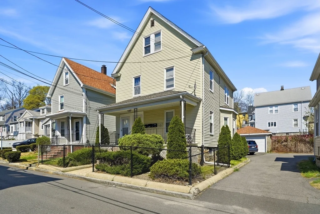 1 bed, 1 bath apartment for rent at 10 Rockwell Ter Unit 1, Malden