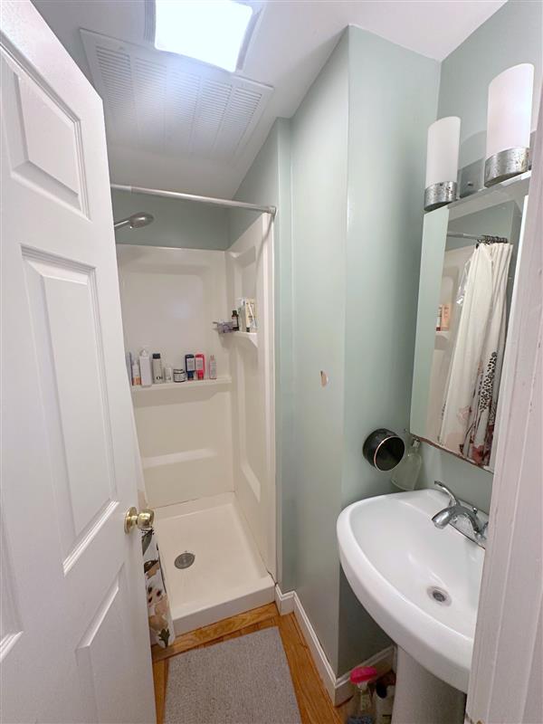 4 bed, 2 bath apartment for rent at 10 Rogers Ave Unit 3, Powder House Square — photo 14 of 21