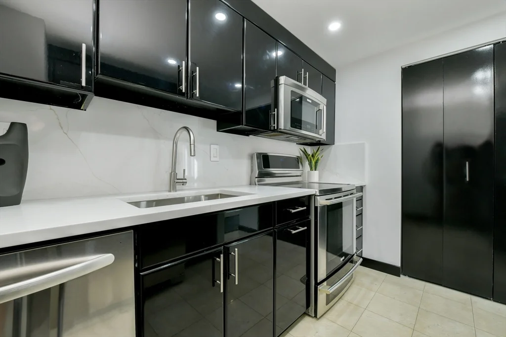 2 bed, 2 bath apartment for rent at 10 Rogers St Unit 308, Kendall Square — photo 8 of 16