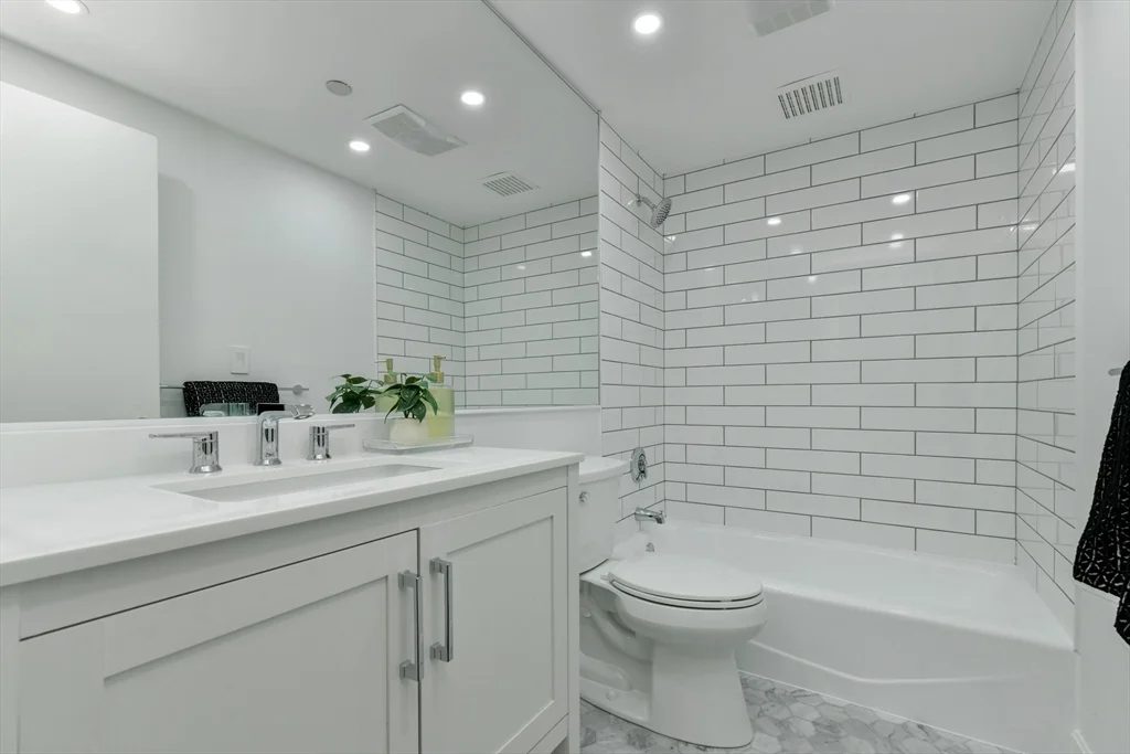 2 bed, 2 bath apartment for rent at 10 Rogers St Unit 308, Kendall Square — photo 13 of 16