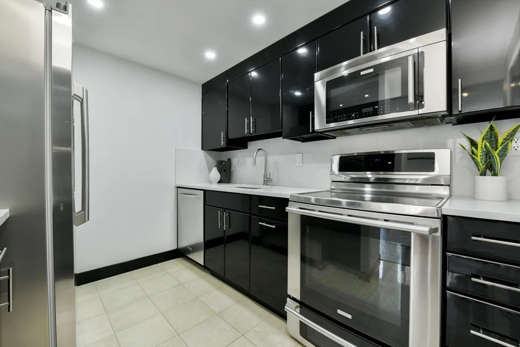 2 bed, 2 bath apartment for rent at 10 Rogers St Unit 308, Kendall Square — photo 7 of 16
