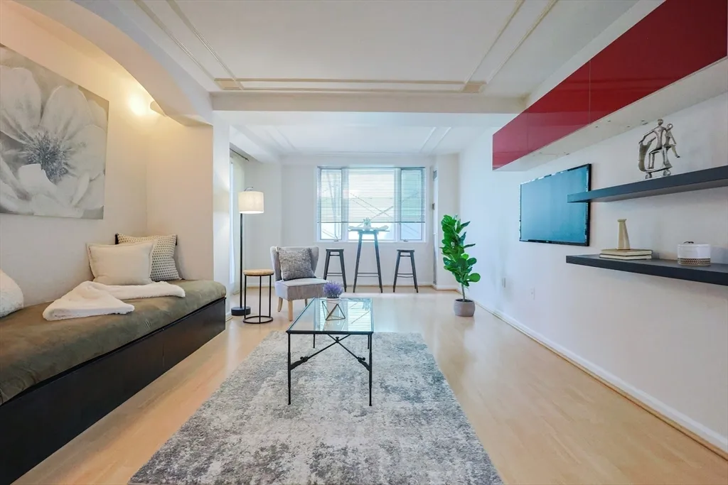 1 bed, 1 bath apartment for rent at 10 Rogers St Unit 703, East Cambridge — photo 1 of 21