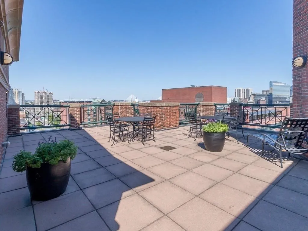 2 bed, 2 bath apartment for rent at 10 Rogers St Unit 707, East Cambridge — photo 8 of 9