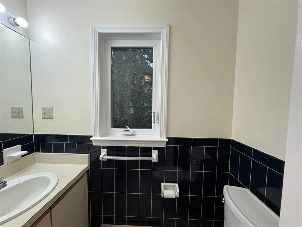 3 bed, 2 bath apartment for rent at 10 Rollins Ct Unit 10, Central Square — photo 9 of 9