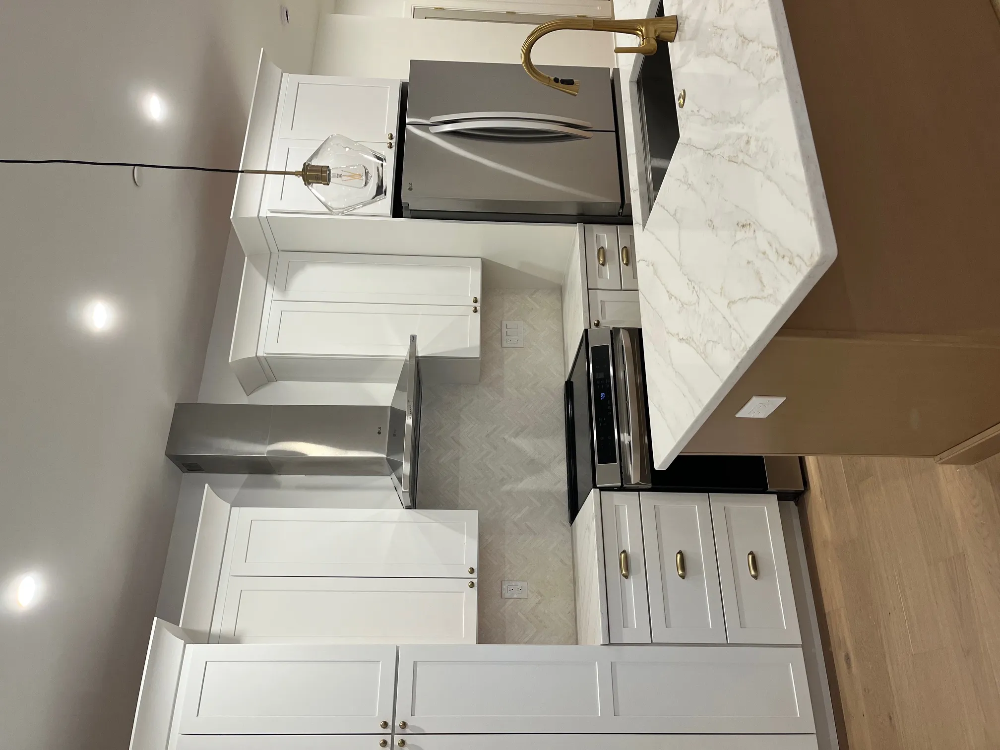 2 bed, 2 bath apartment for rent at 10 Roxbury St Unit 2, Roxbury — photo 3 of 10