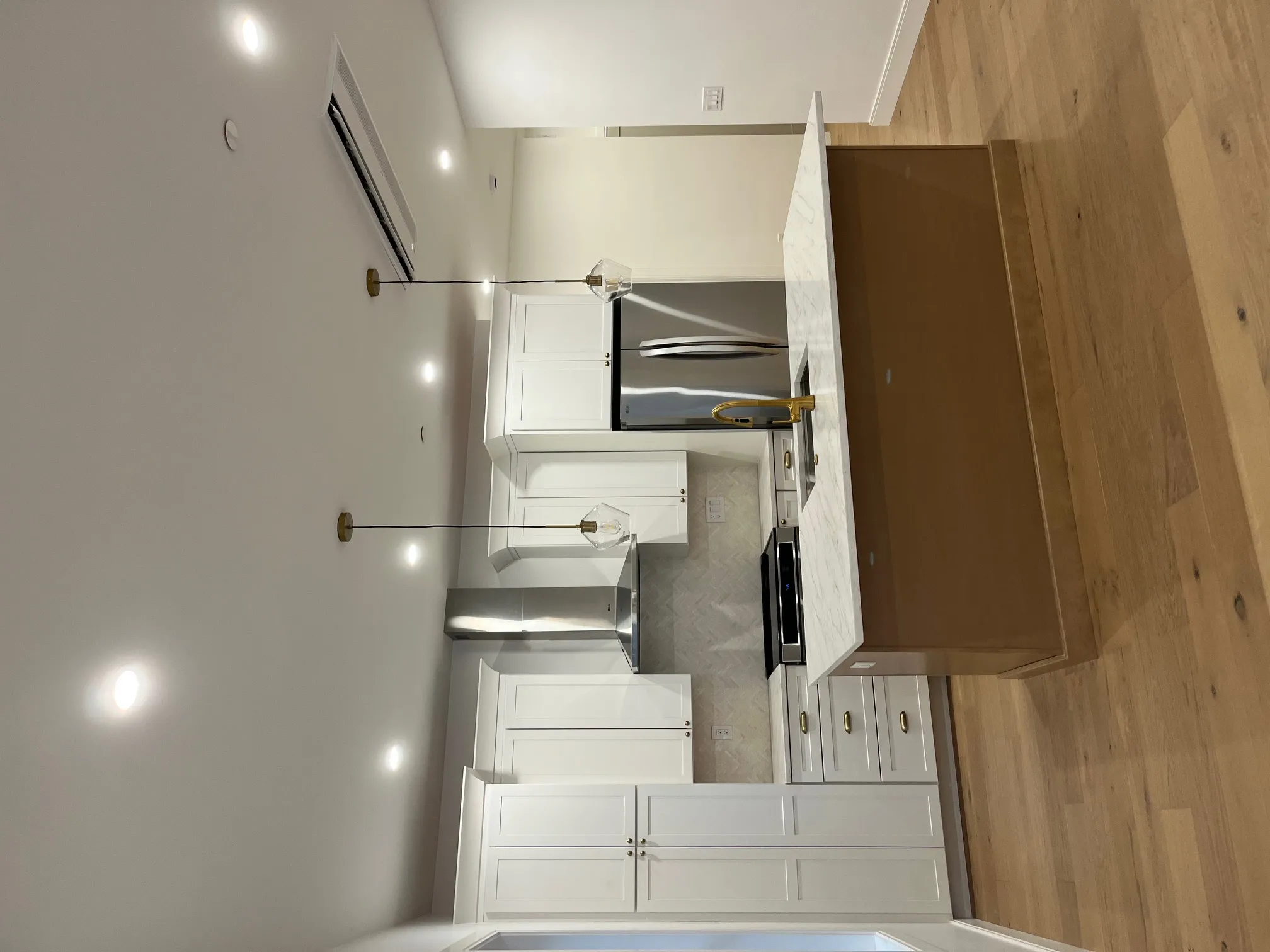 2 bed, 2 bath apartment for rent at 10 Roxbury St Unit 2, Roxbury — photo 2 of 10