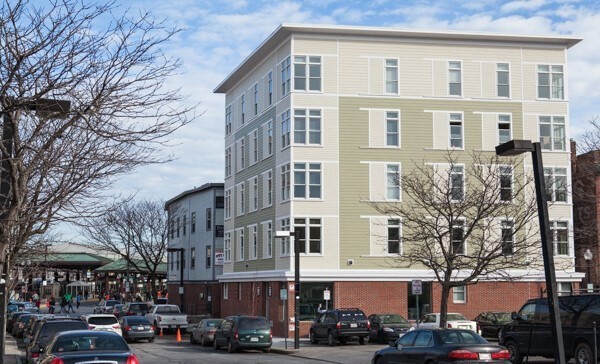 Studio bed, 1 bath apartment for rent at 10 Roxbury Unit 11, Roxbury