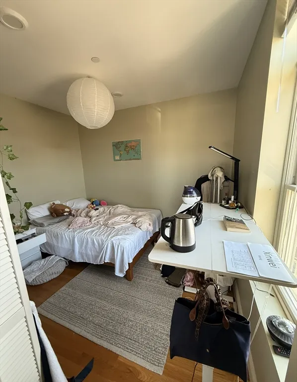 3 bed, 2 bath apartment for rent at 10 Roxbury Unit 7, Roxbury — photo 5 of 7