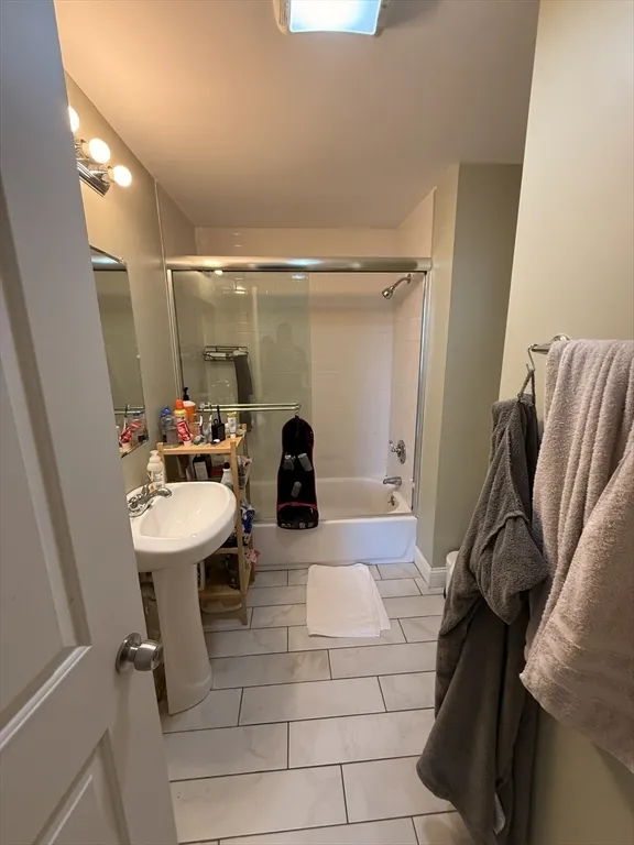 3 bed, 2 bath apartment for rent at 10 Roxbury Unit 7, Roxbury — photo 6 of 7