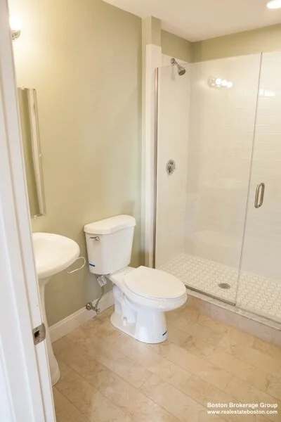 1 bed, 1 bath apartment for rent at 10 Roxbury Unit 9, Roxbury — photo 3 of 8