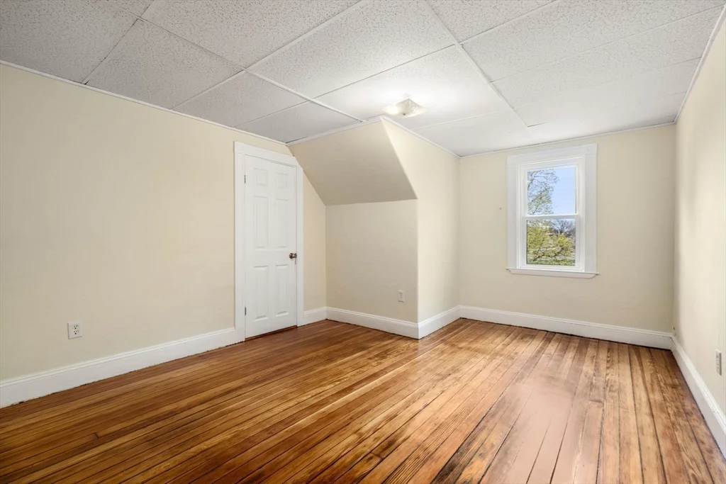 6 bed, 2 bath apartment for rent at 10 Royal Unit 2, Allston — photo 10 of 16