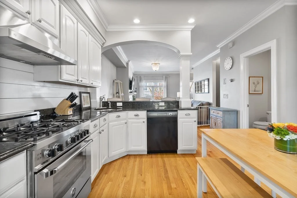 3 bed, 1 bath apartment for rent at 10 S Sydney Unit 10, Dorchester — photo 4 of 27