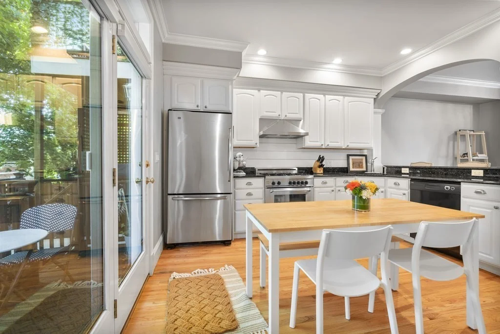 3 bed, 1 bath apartment for rent at 10 S Sydney Unit 10, Dorchester — photo 3 of 27