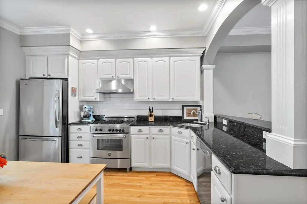 3 bed, 1 bath apartment for rent at 10 S Sydney Unit 10, Dorchester — photo 5 of 27