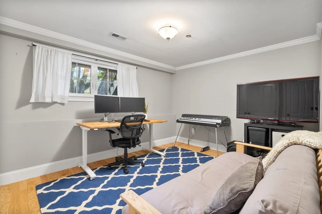 3 bed, 1 bath apartment for rent at 10 S Sydney Unit 10, Dorchester — photo 25 of 27