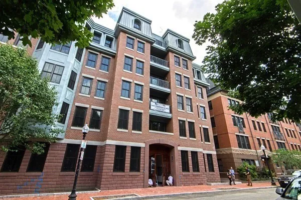3 bed, 2 bath apartment for rent at 10 Saint George St Unit 406, South End — photo 10 of 11