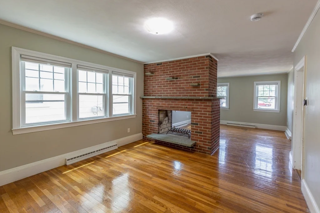 1 bed, 1 bath apartment for rent at 10 Samoset St Unit 1, Braintree Highlands — photo 4 of 17