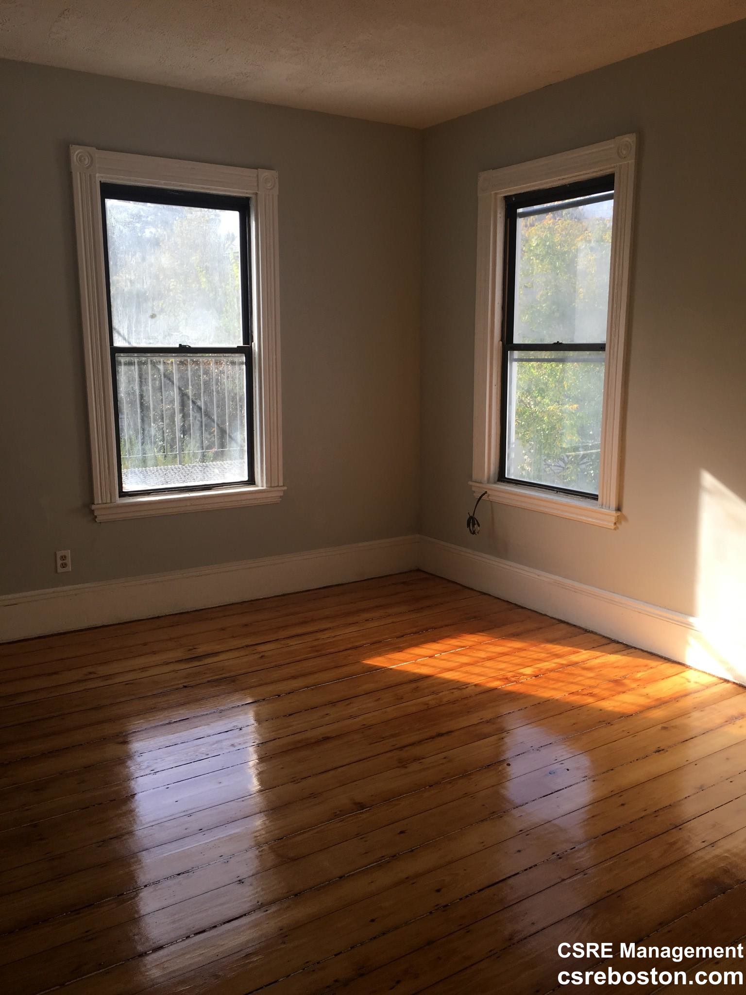 6 bed, 2 bath apartment for rent at 10 Saunders St Unit Oak Square, Allston — photo 7 of 8