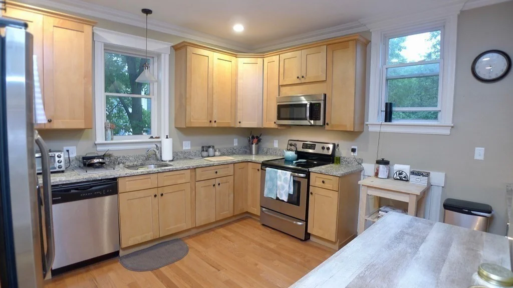 3 bed, 1 bath apartment for rent at 10 Savin Hill Ave Unit 2, Dorchester — photo 2 of 13