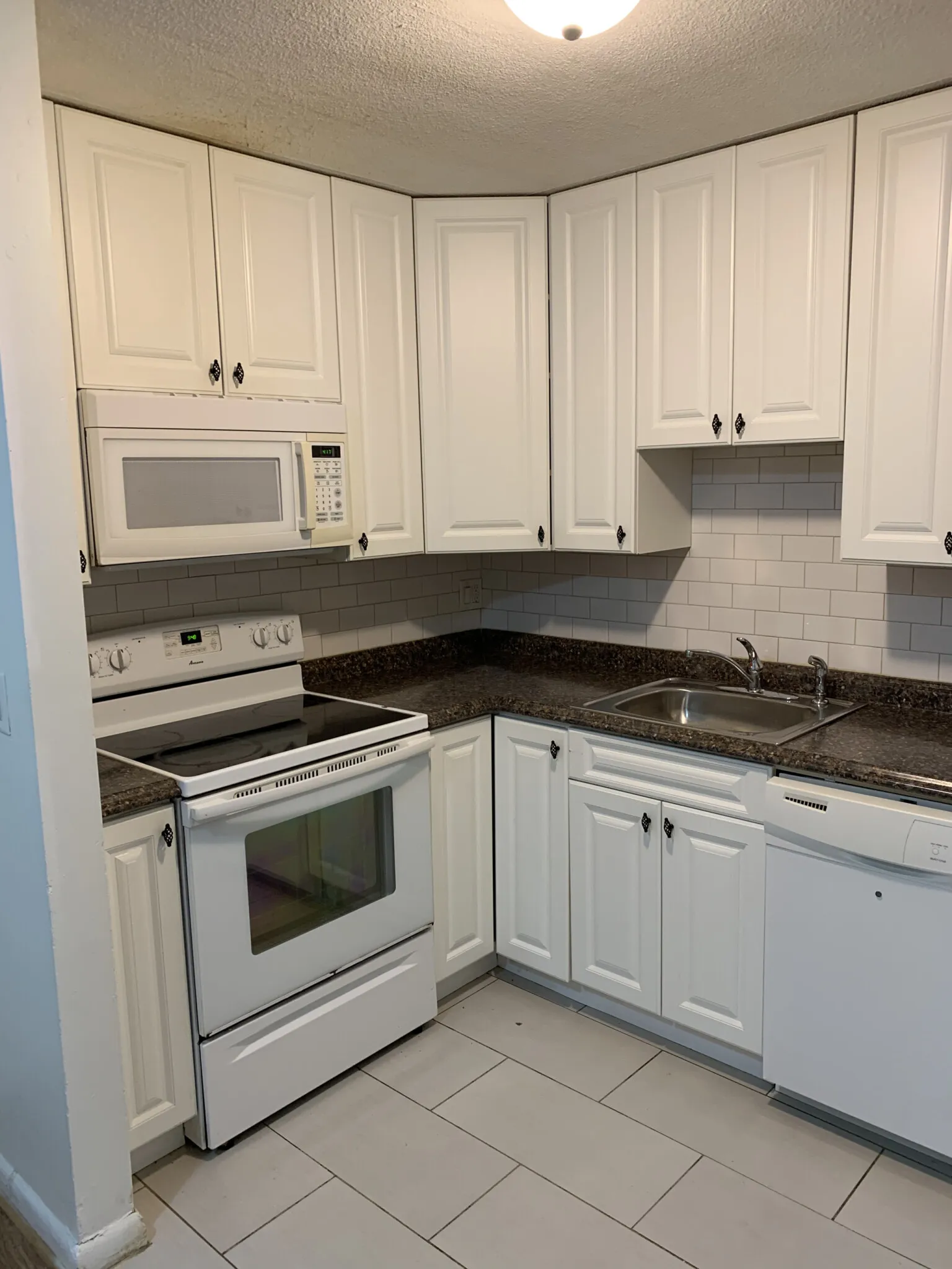 2 bed, 1 bath apartment for rent at 10 Scottfield Rd Unit B3, Allston — photo 7 of 11