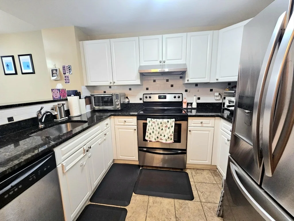 1 bed, 1 bath apartment for rent at 10 Seaport Dr Unit 2111, Norfolk Downs — photo 6 of 26
