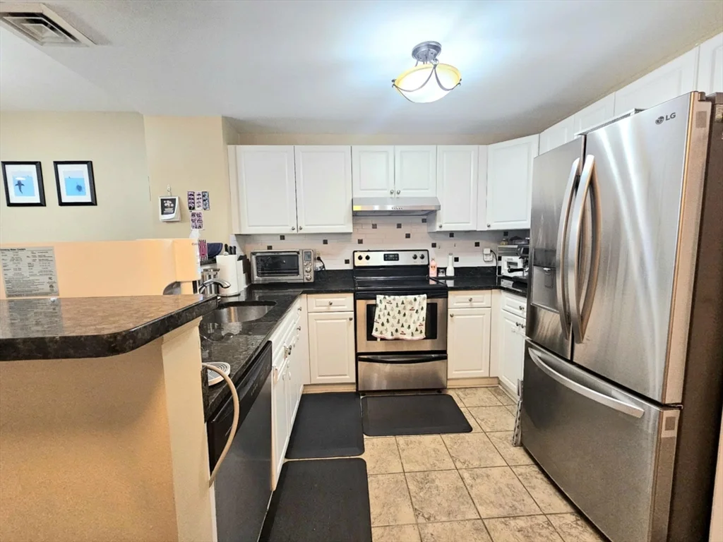 1 bed, 1 bath apartment for rent at 10 Seaport Dr Unit 2111, Norfolk Downs — photo 8 of 26