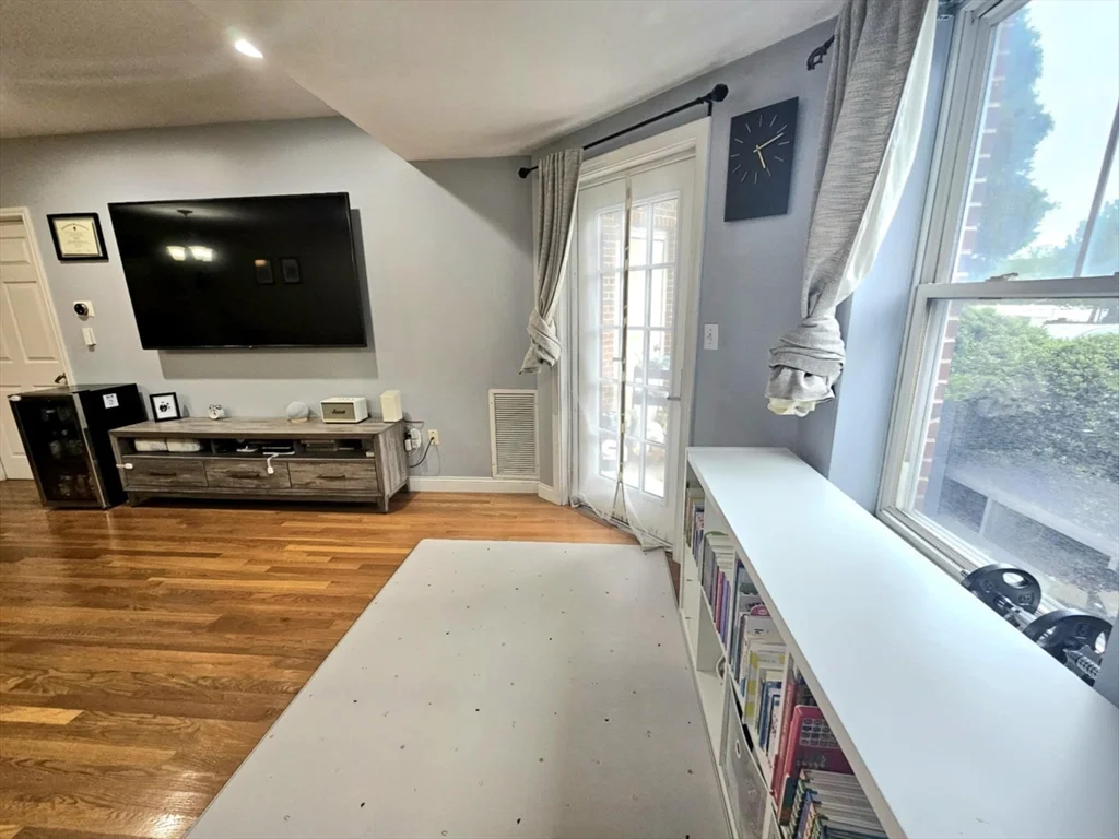 1 bed, 1 bath apartment for rent at 10 Seaport Dr Unit 2111, Norfolk Downs — photo 13 of 26