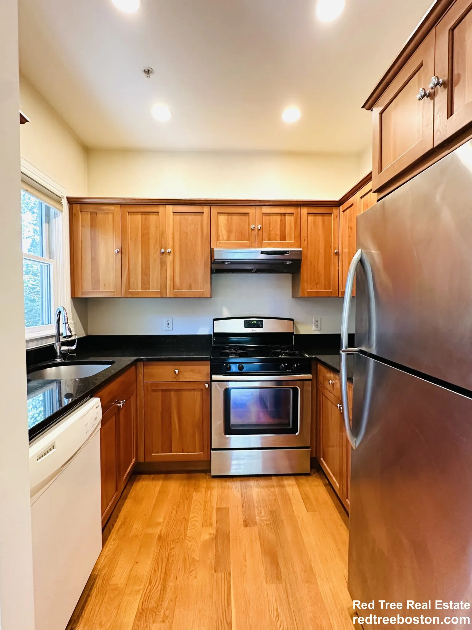 2 bed, 2 bath apartment for rent at 10 Selkirk Rd Unit 2, Brighton — photo 3 of 25