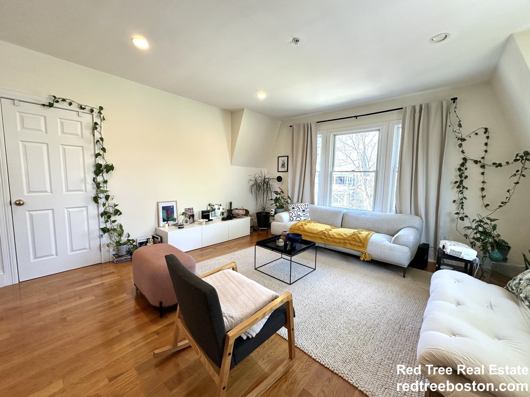 2 bed, 1.5 bath apartment for rent at 10 Selkirk Rd Unit 3, Brighton — photo 5 of 16