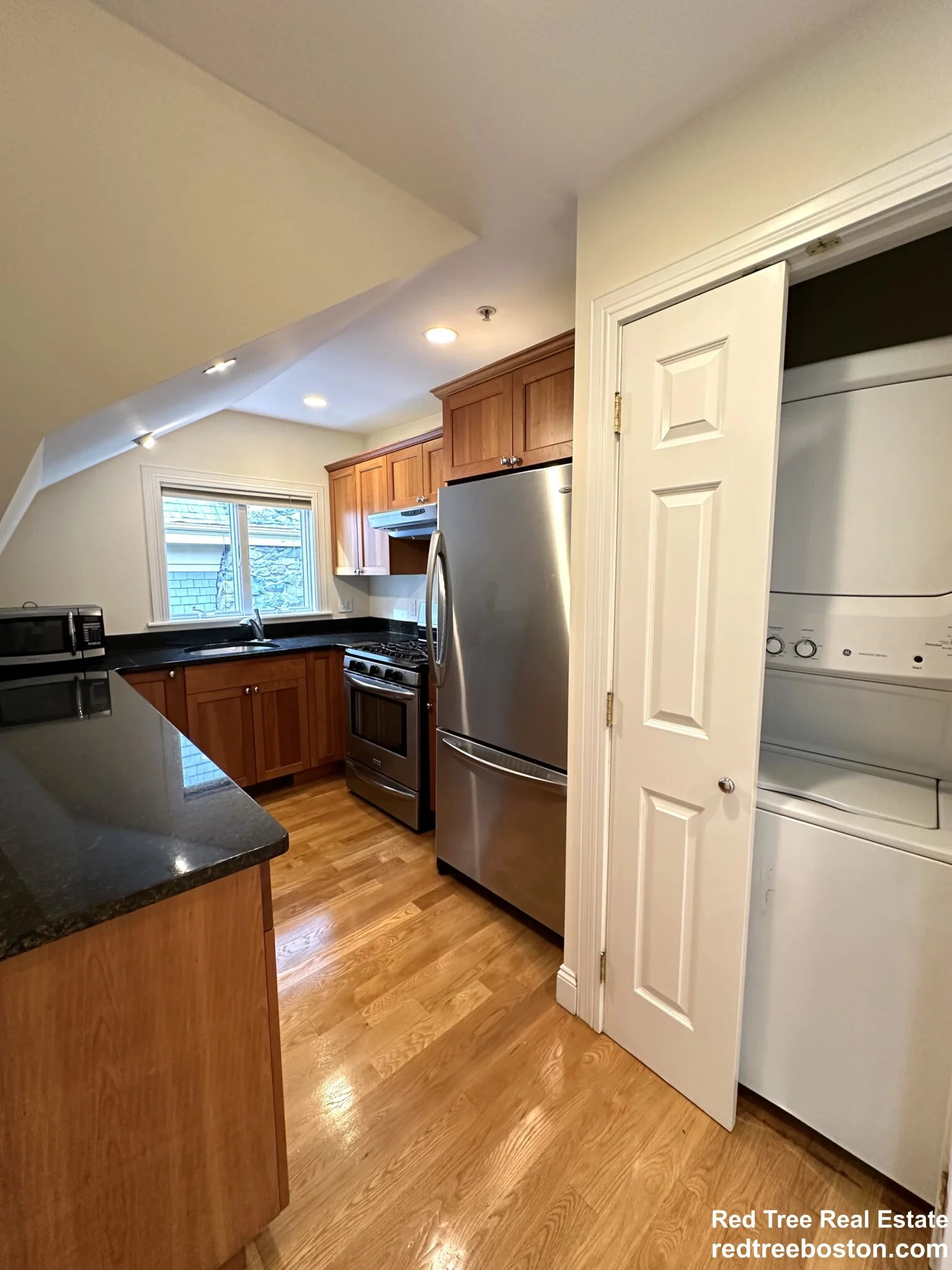 1.5 bed, 1 bath apartment for rent at 10 Selkirk Rd Unit 4, Brighton — photo 5 of 16