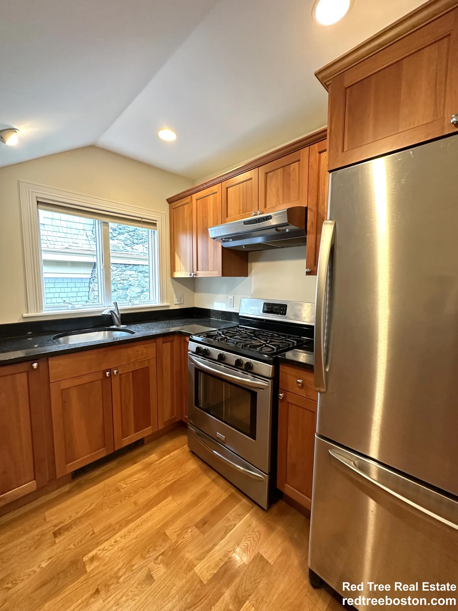 1.5 bed, 1 bath apartment for rent at 10 Selkirk Rd Unit 4, Brighton — photo 4 of 16