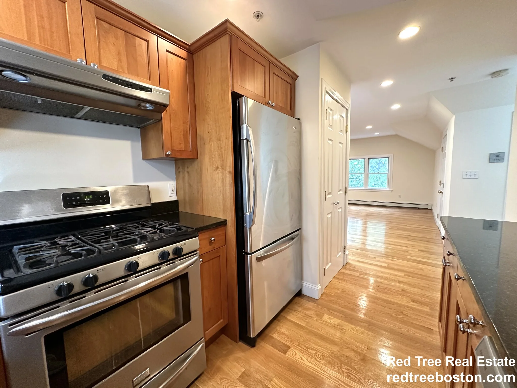 1.5 bed, 1 bath apartment for rent at 10 Selkirk Rd Unit 4, Brighton — photo 3 of 16