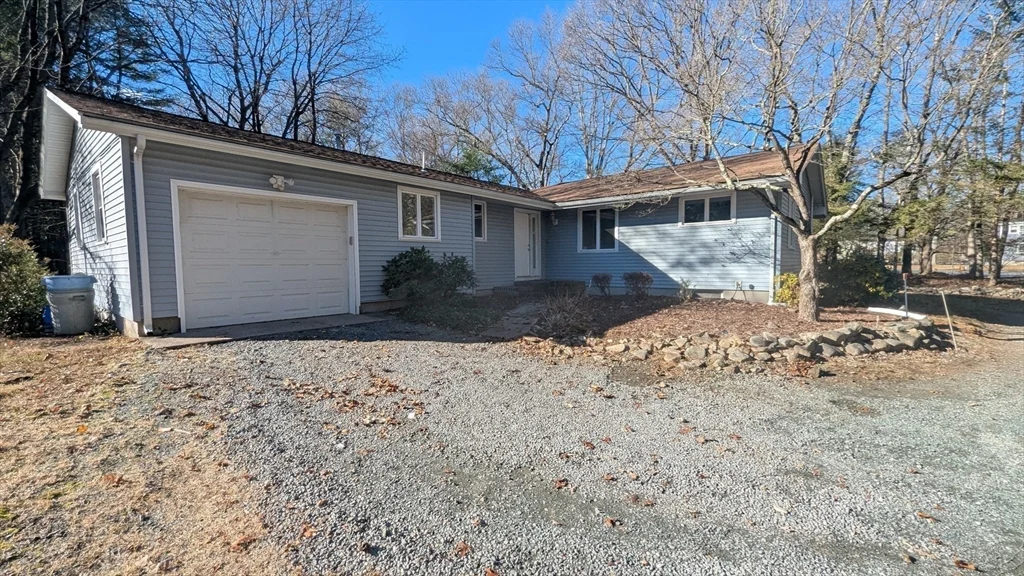 3 bed, 2 bath apartment for rent at 10 Sherwood Ave, Foxboro — photo 26 of 33