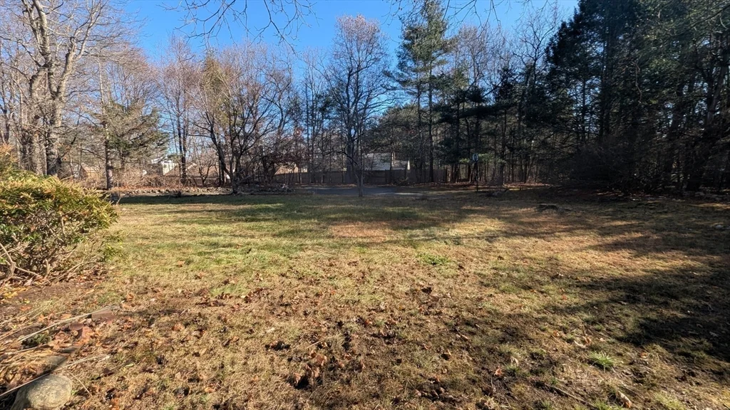 3 bed, 2 bath apartment for rent at 10 Sherwood Ave, Foxboro — photo 4 of 33
