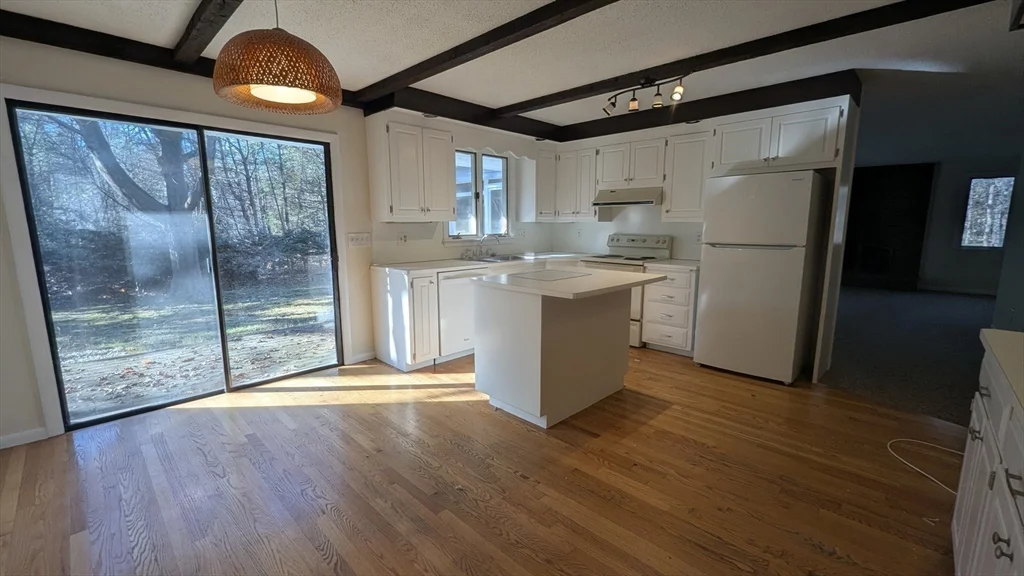 3 bed, 2 bath apartment for rent at 10 Sherwood Ave, Foxboro — photo 7 of 33