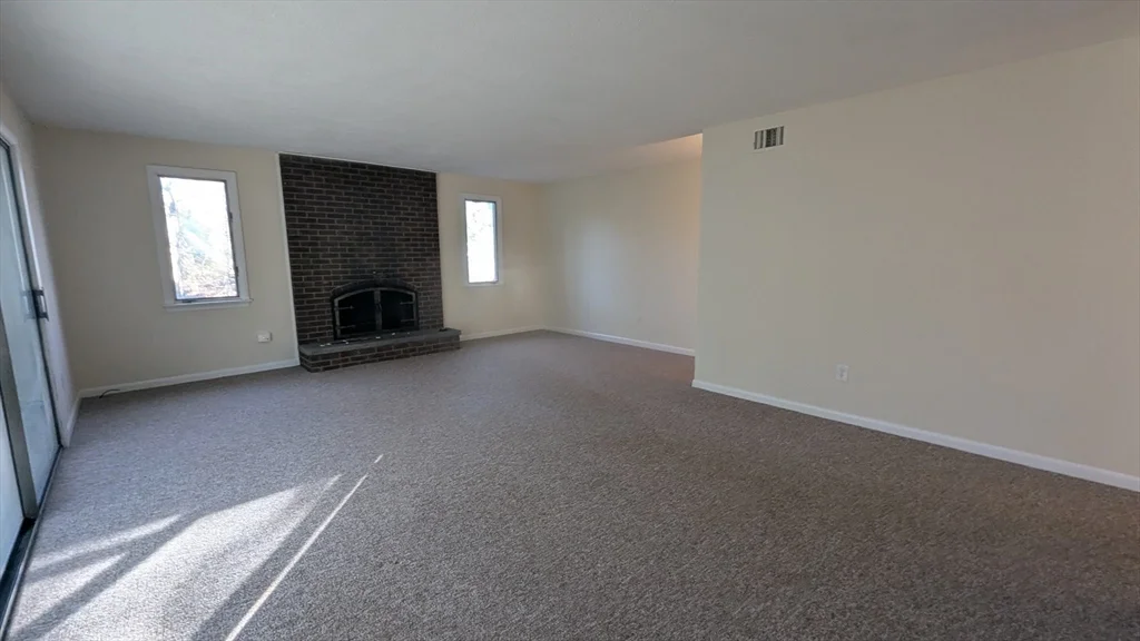 3 bed, 2 bath apartment for rent at 10 Sherwood Ave, Foxboro — photo 13 of 33