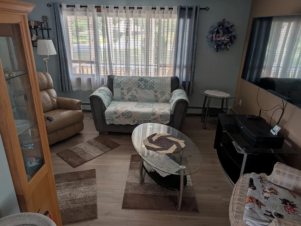 3 bed, 1 bath apartment for rent at 10 Sherwood Ln, Raynham — photo 8 of 15