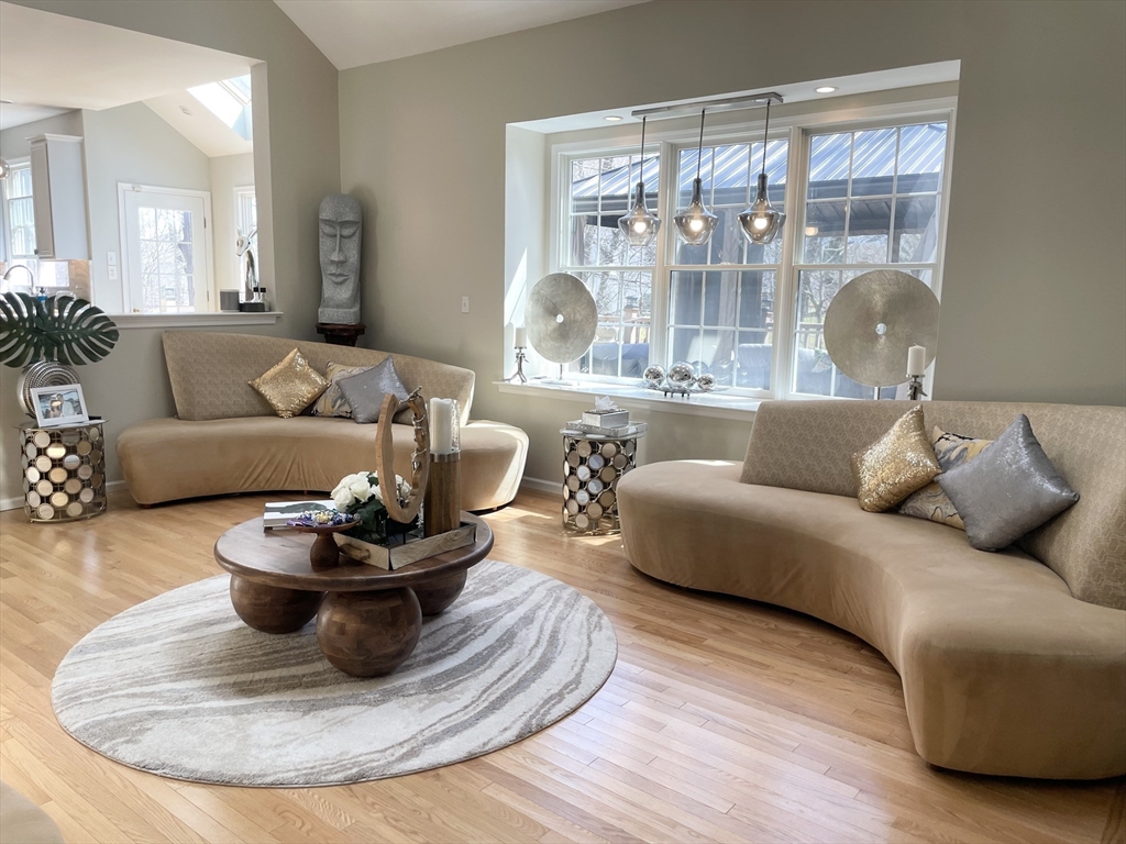 4 bed, 4+ bath apartment for rent at 10 Sheryl Dr Unit 10, Shrewsbury — photo 6 of 25