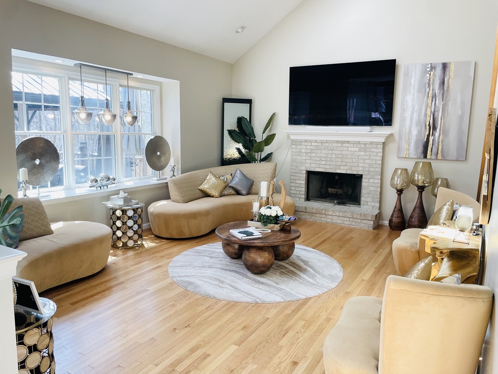 4 bed, 4+ bath apartment for rent at 10 Sheryl Dr Unit 10, Shrewsbury — photo 5 of 25