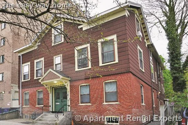 2 bed, 2 bath apartment for rent at 10 Smith Ave Unit 2R, Ward Two — photo 7 of 7