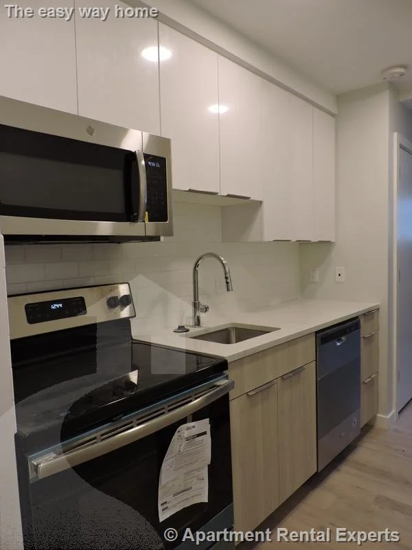 Studio bed, 1 bath apartment for rent at 10 Soden St Unit 004, Central Square — photo 2 of 7