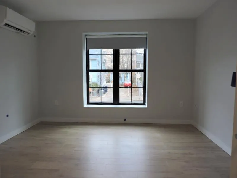 1 bed, 1 bath apartment for rent at 10 Soden St Unit 203, Riverside — photo 6 of 10