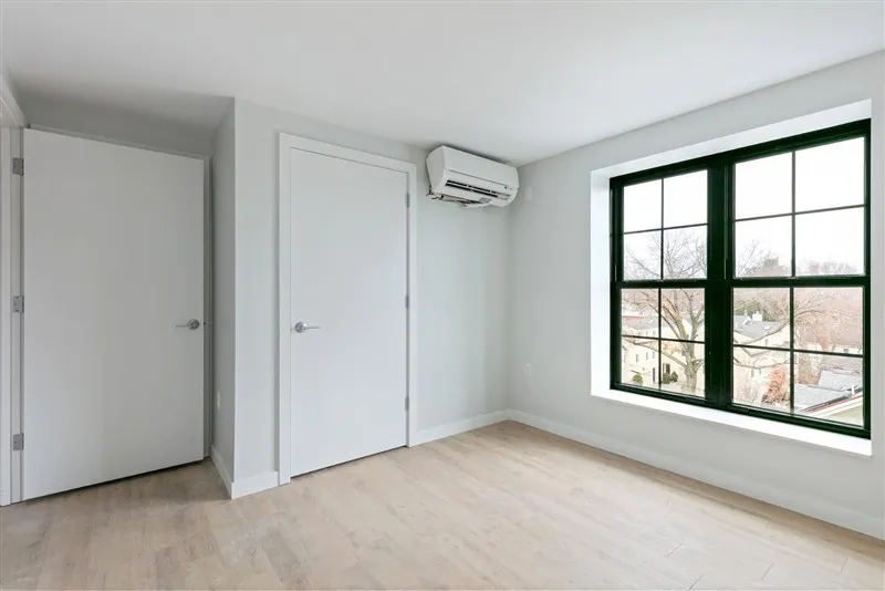 2 bed, 1 bath apartment for rent at 10 Soden St Unit 401, Riverside — photo 12 of 13